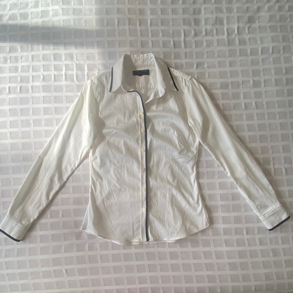Banana Republic White Fitted Button-down with Black detail - Picture 1 of 7